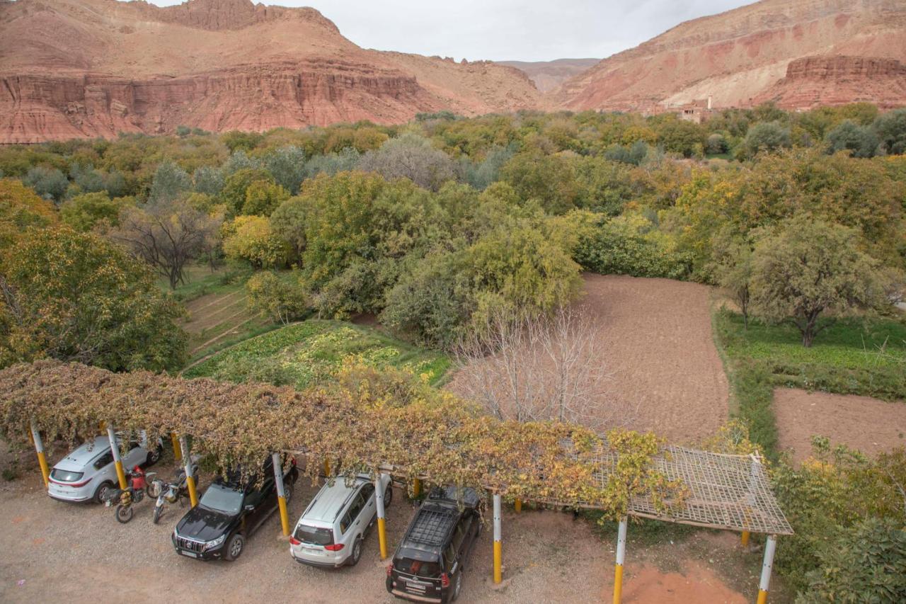 Hotel Awayou Bou Drarar Exteriör bild