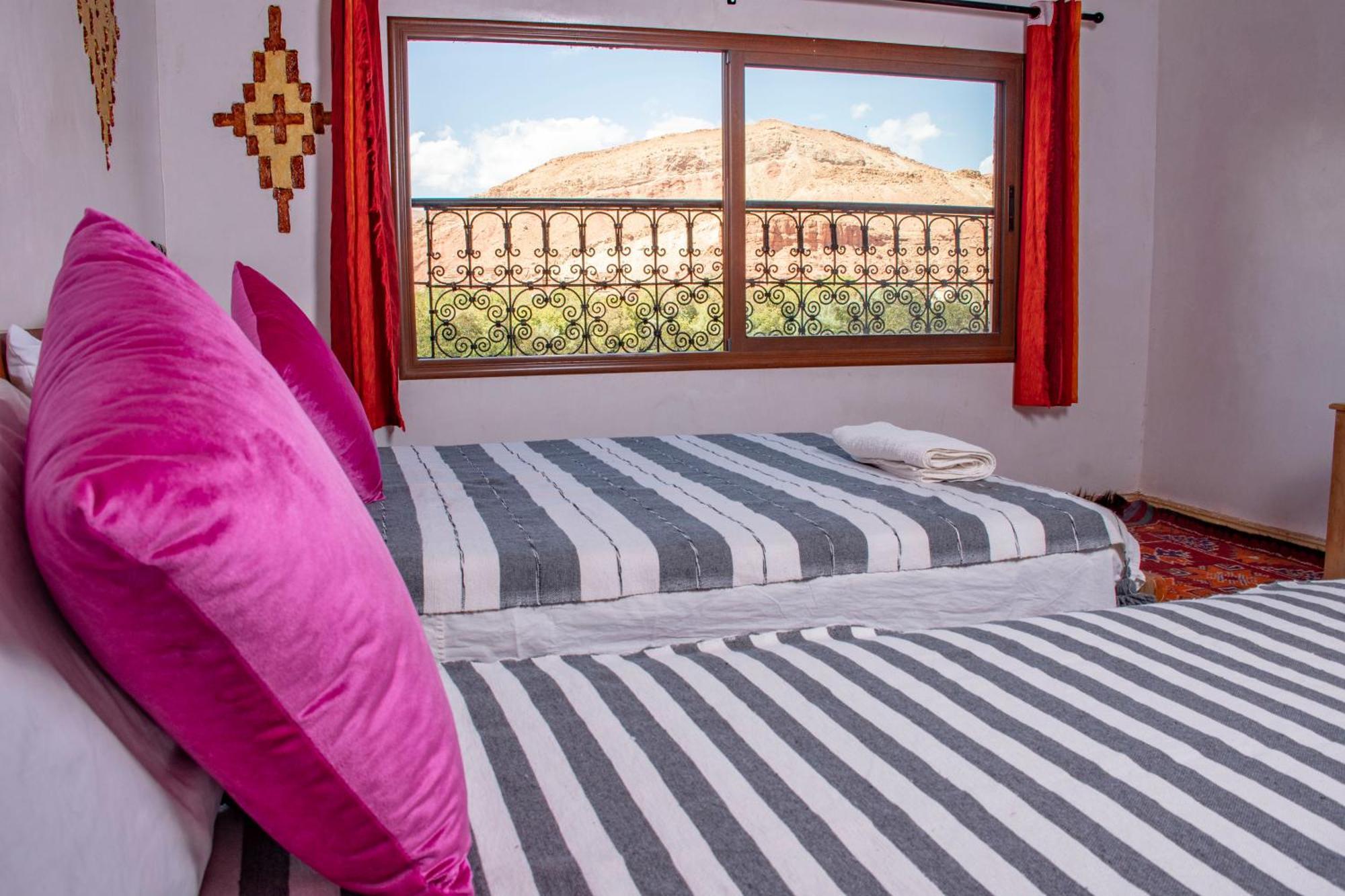 Hotel Awayou Bou Drarar Exteriör bild